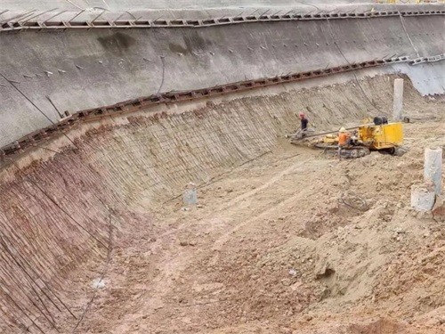 叠彩基坑边坡加固