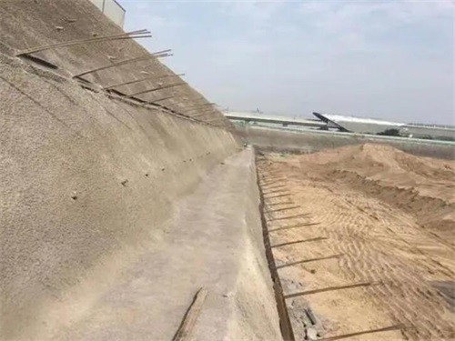 叠彩河道边坡加固